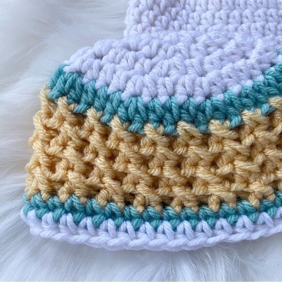 Newborn Baby Crochet Hat Set of 3 Yellow Grey Mint Green 0-3 - Picture 8 of 13